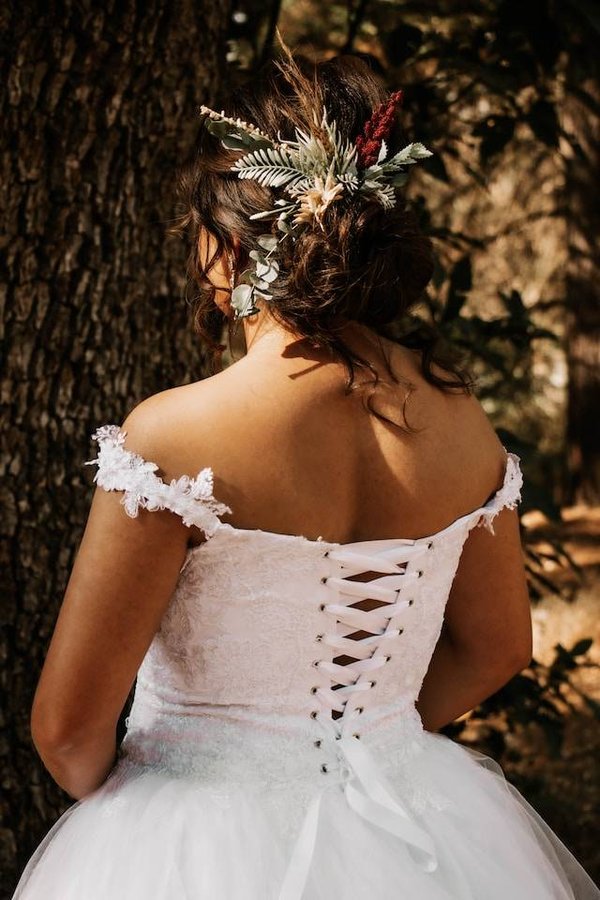 Comment trouver la parfaite gaine amincissante ventre plat pour son mariage ?